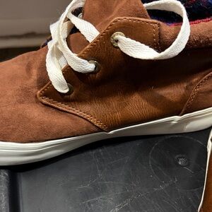 Old Navy Men's Tan Chukka Boots